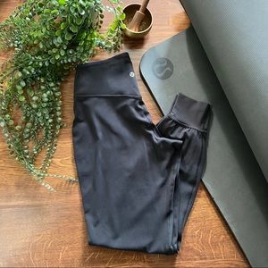 LULULEMON •  Hi-Rise Align Joggers